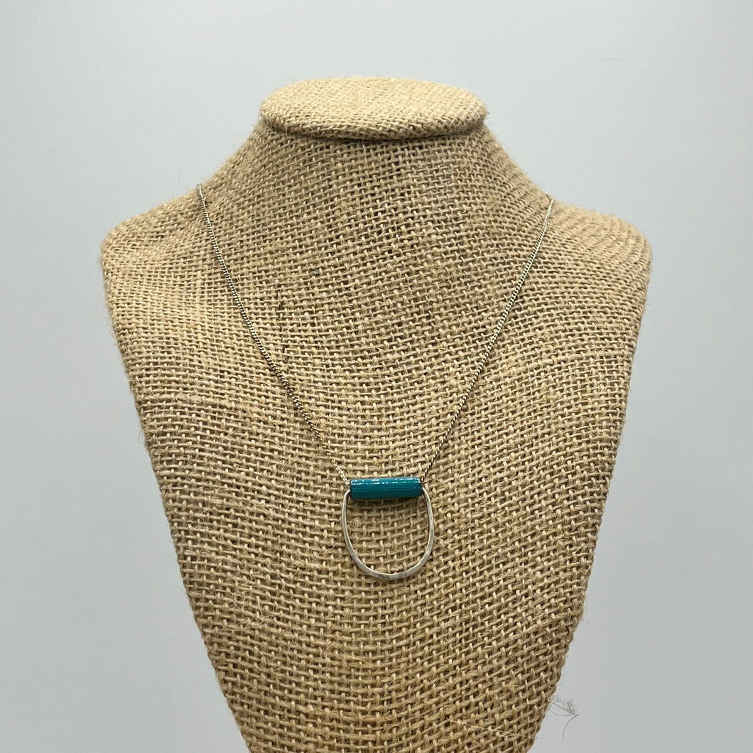 Linear Necklace